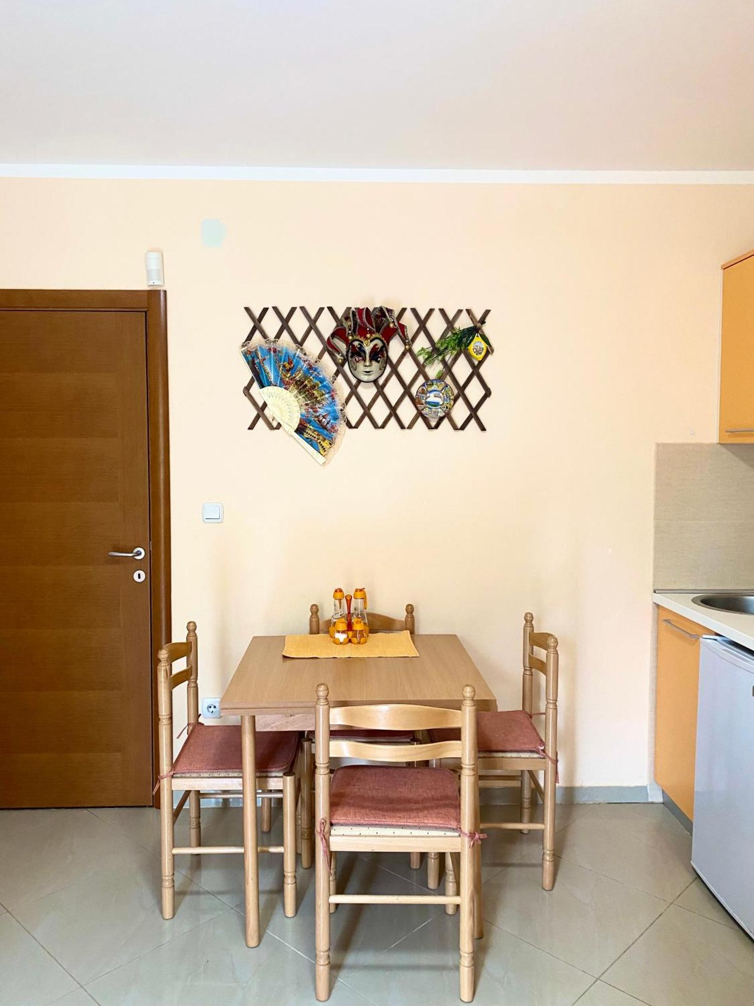 Apartments Villa Viktoria Τίβατ Εξωτερικό φωτογραφία